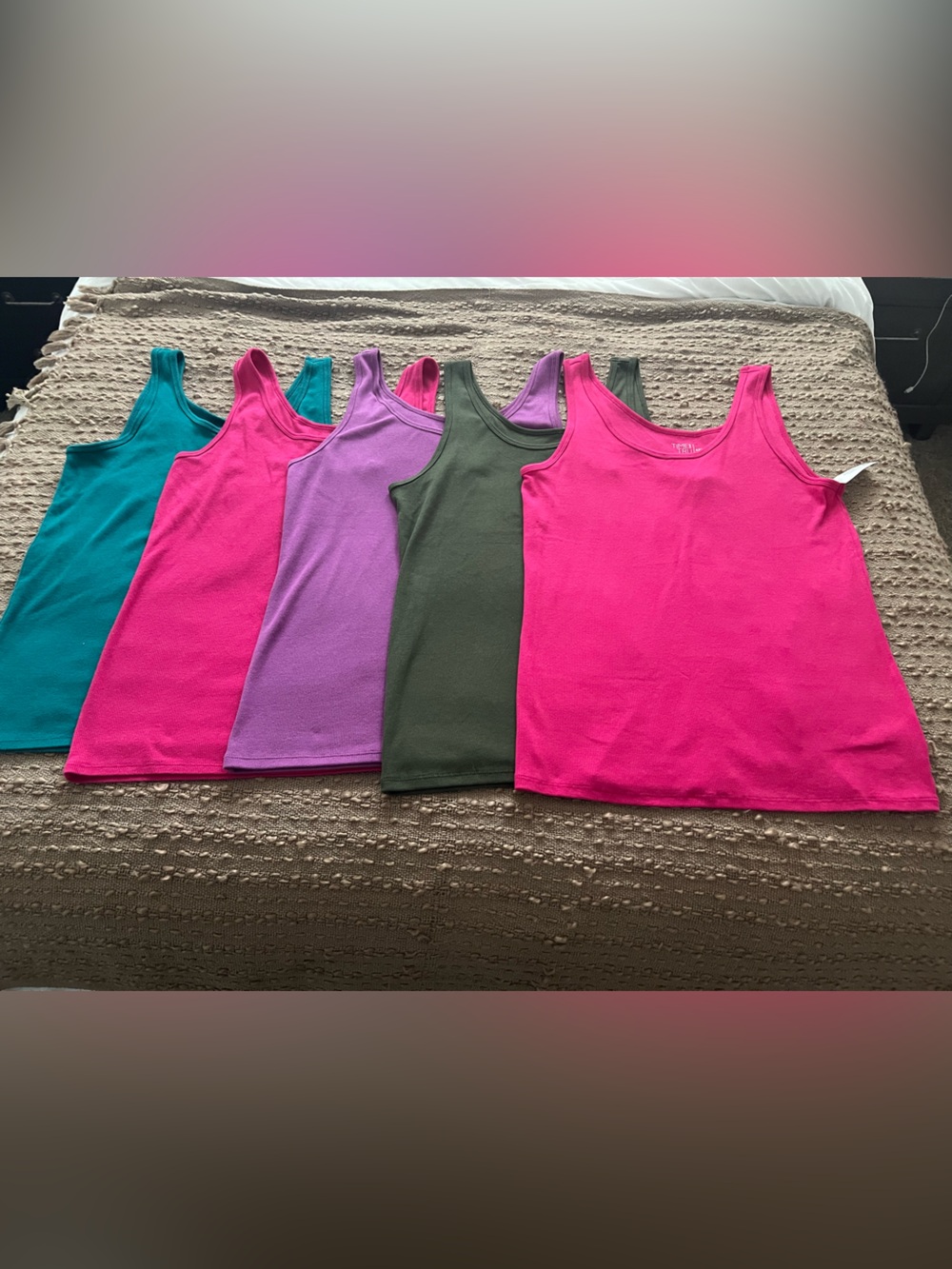 Time and Tru Women’s Assorted Tank Tops bundle of five